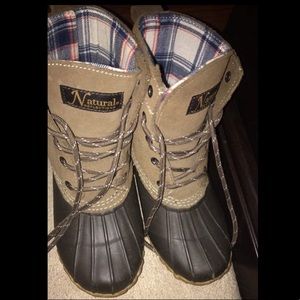 Duck boots! Size 6!